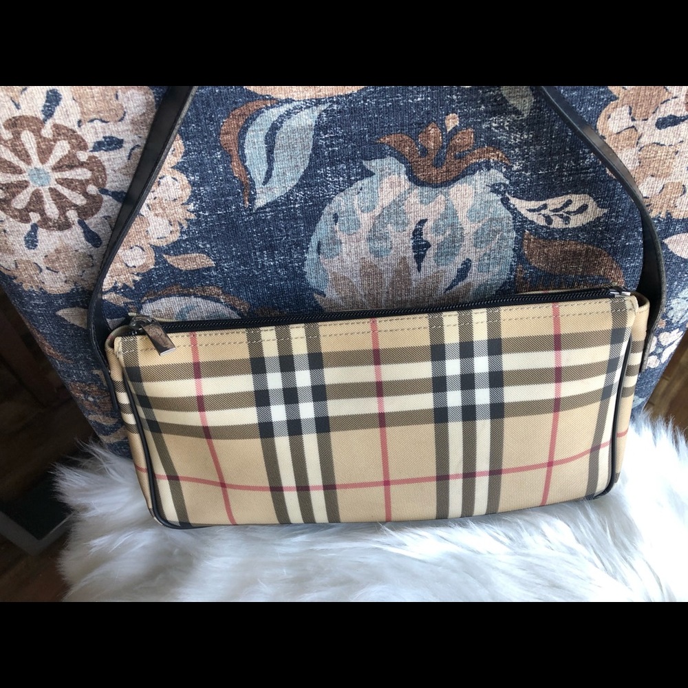 Burberry Vinyl Nova